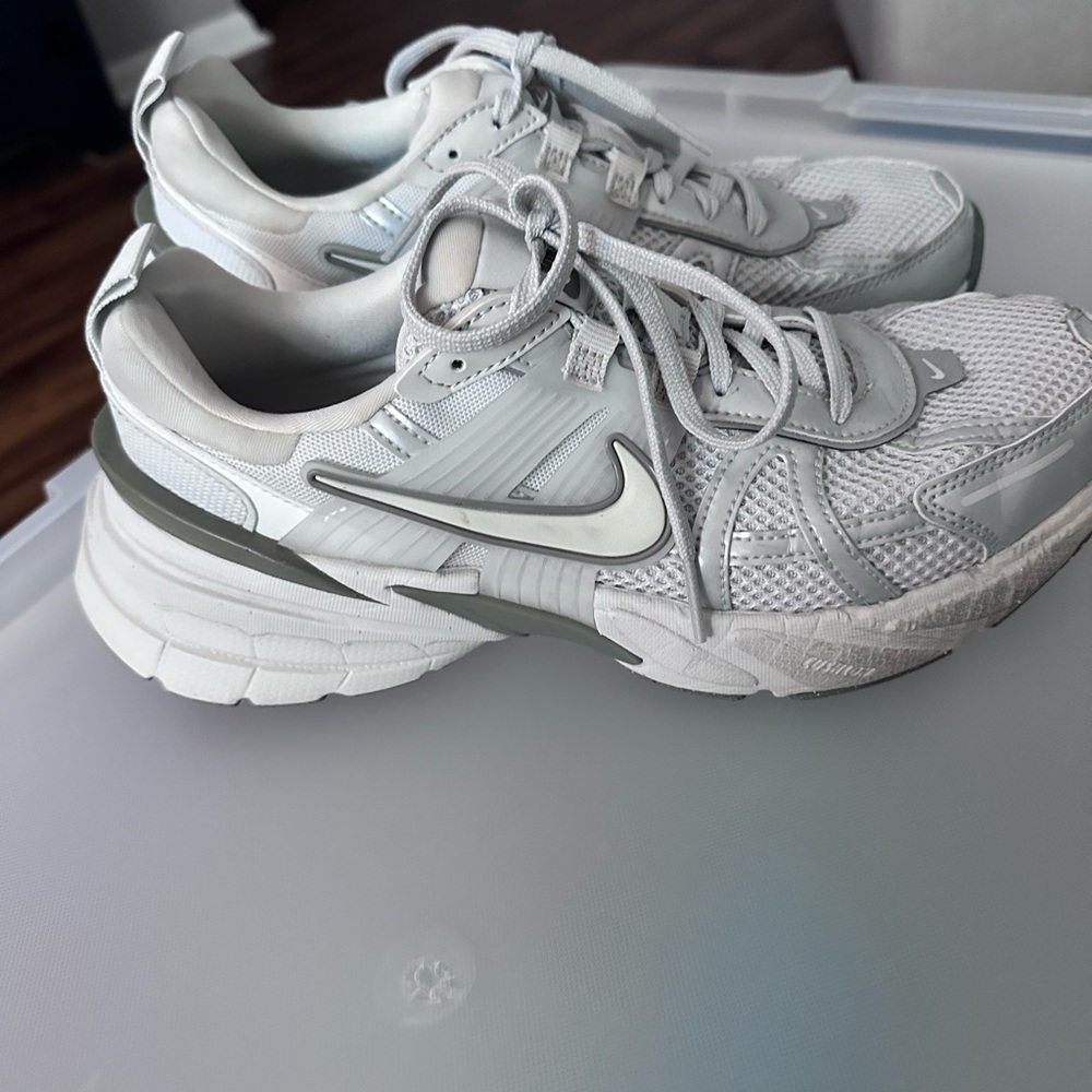 Nike Women’s V2K Run Shoes
